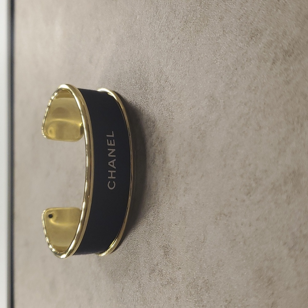 Cuff bracelet